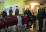 “Был ранен. Но дома оставаться не мог”. В Буланаше простились с воином Дмитрием Мандрыгиным